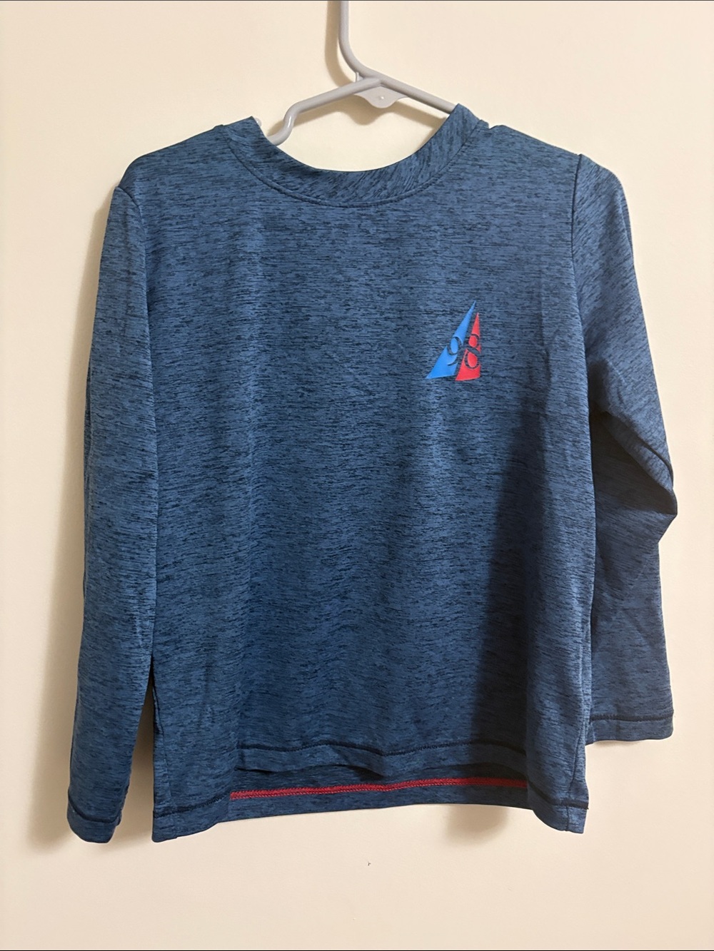 Vineyard Vines Boys Heathered Navy Long-Sleeve Tee with Blue & Red Sailboat